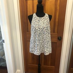 Women silk patterned lined Joie top. Size medium.